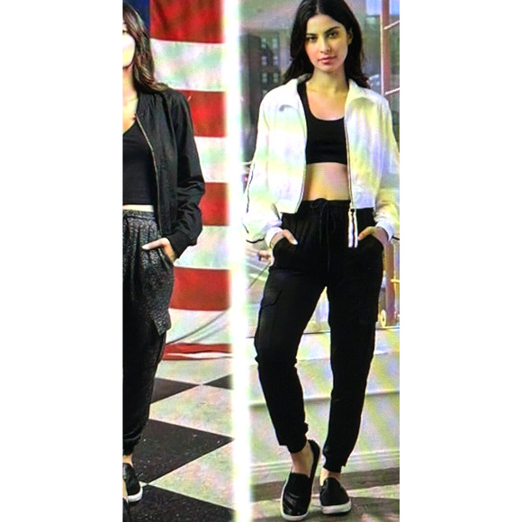 NWT Women's Shosho Black And White Skull Fleece Jogger Lounge Pants in 2X 22 24 - Picture 9 of 9